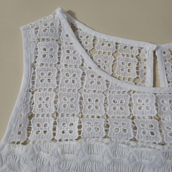 Adiva Women's White Lined Lace Tank Top - Picture 6 of 13